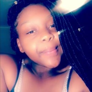 Meet your Posher, Clinesha